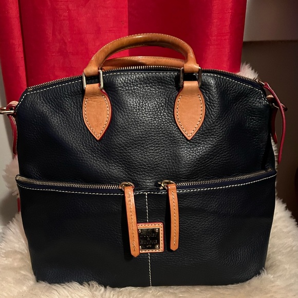 Dooney & Bourke Handbags - Dooney & Bourke Leather Bag
